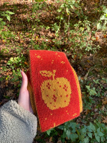 Winter Apples Scarf Knitting Pattern