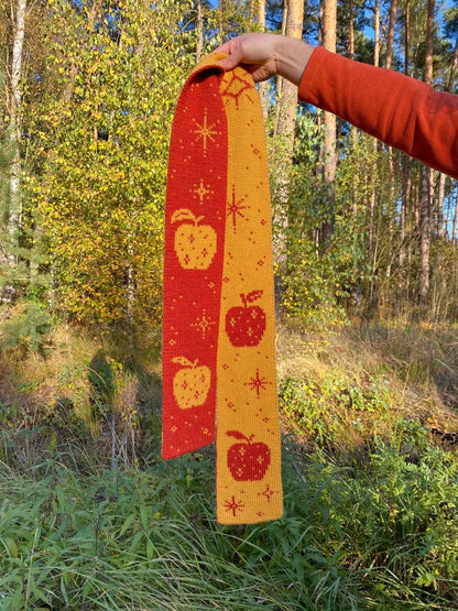 Winter Apples Scarf Knitting Pattern
