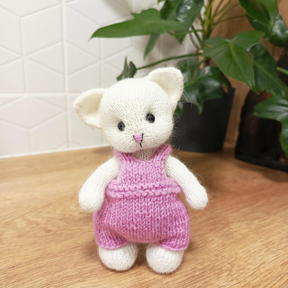 Pretty Kitten Knitting Pattern