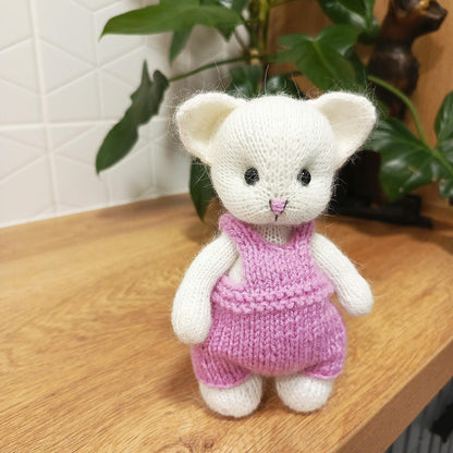 Pretty Kitten Knitting Pattern